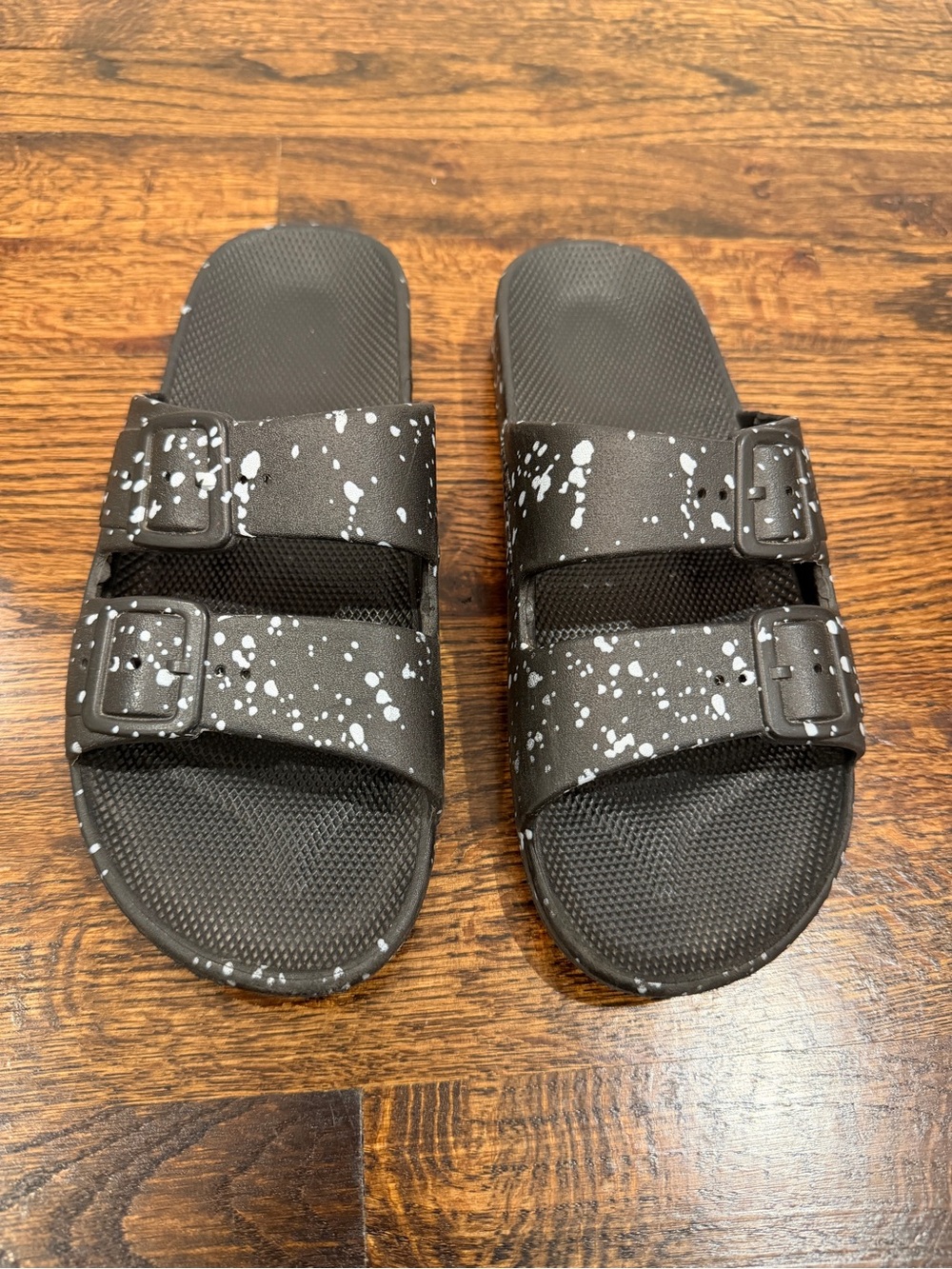 Freedom Moses Women's Black Double Strap Slide Sandals with White Speckle - Picture 2 of 5
